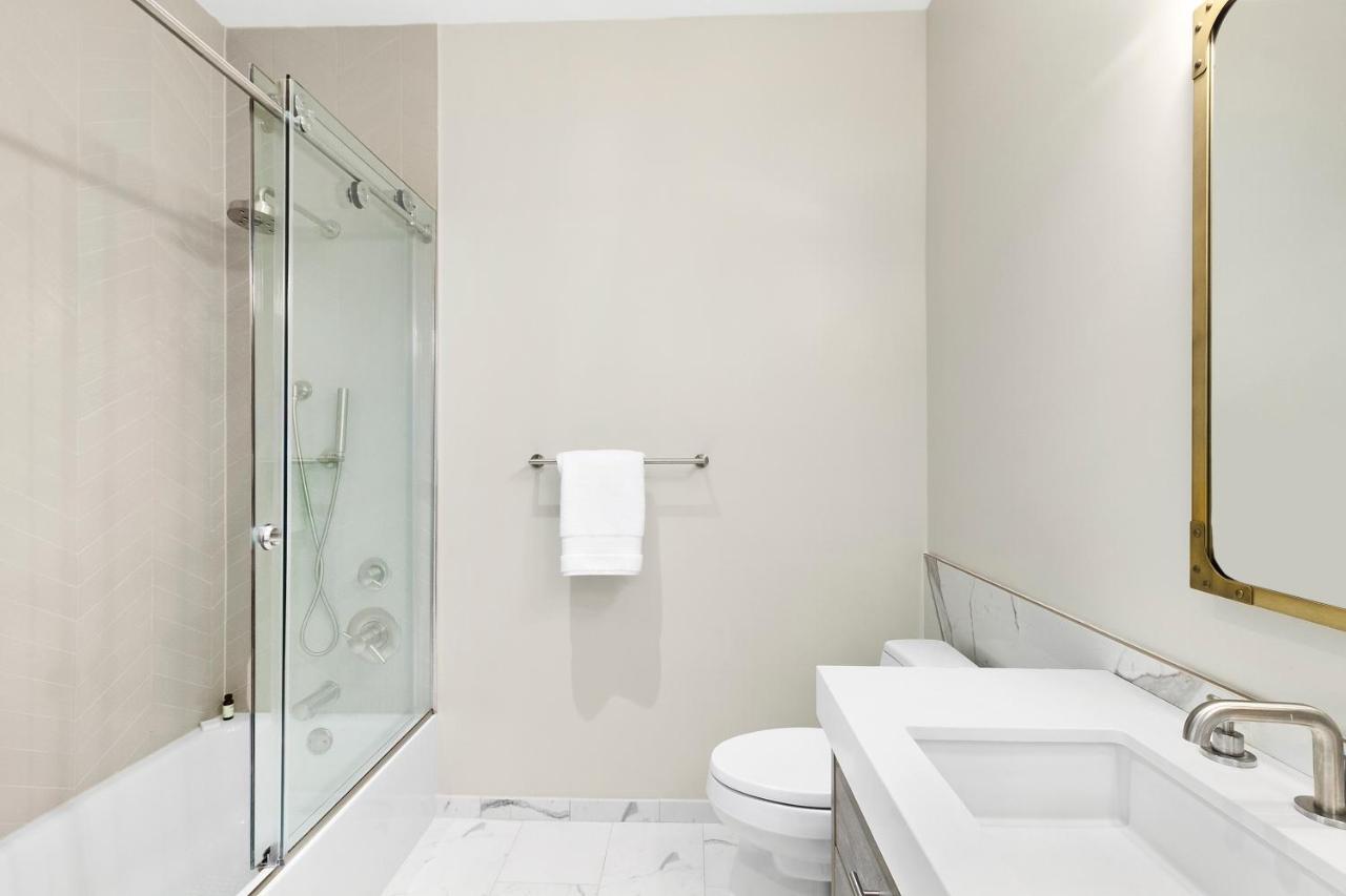 The Vanderbilt Hotel Suites Westbury Dış mekan fotoğraf